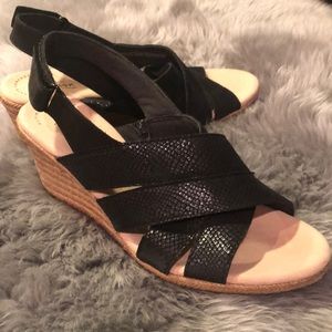 Clarks Collection black wedge